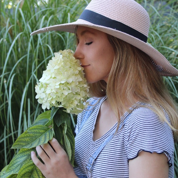 Meet your Posher, Sydney - Picture 2 of 3